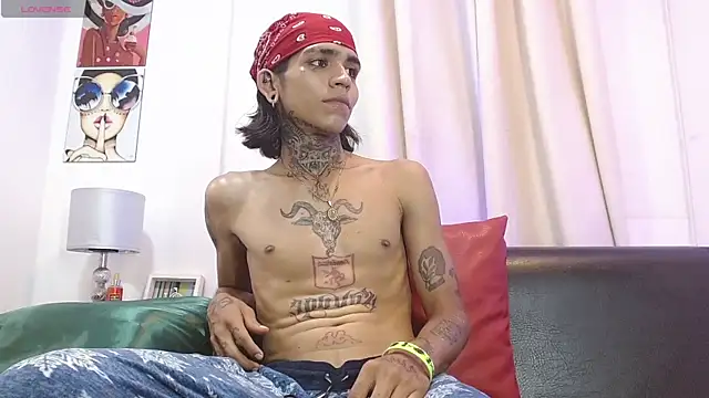 Show modela SoldierBoy_69 na web-kameri