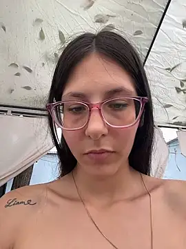 צ'אט XXX בשידור חי של Zoy_cute