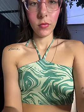 Zoy_cute's Webcam Show