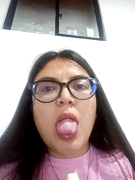 CarolineHot_04 Adlı Modelin Canlı XXX Sohbeti