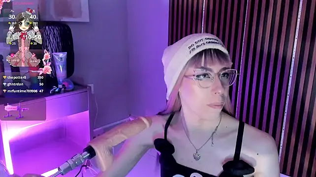 Show modela kattt_cut na web-kameri