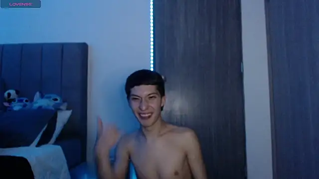 noah_kirt_n Webbikameraesitys