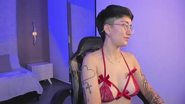 nelly_swan's Webcam Show