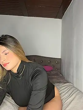 Alessandrabloom_ Show in webcam