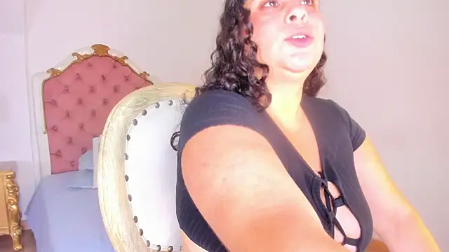 הופעת וובקאם של lilacoral7