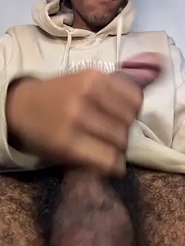 Pokazy przed kamerką – BearBigDick__