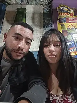 Aria_and_Dante Show in webcam