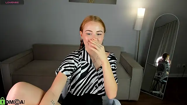 Charlotte_Smitee Adlı Modelin Canlı XXX Sohbeti