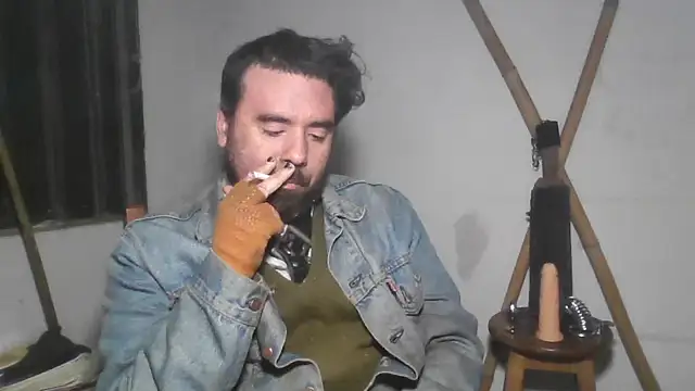 Smoker_lounge webcam show