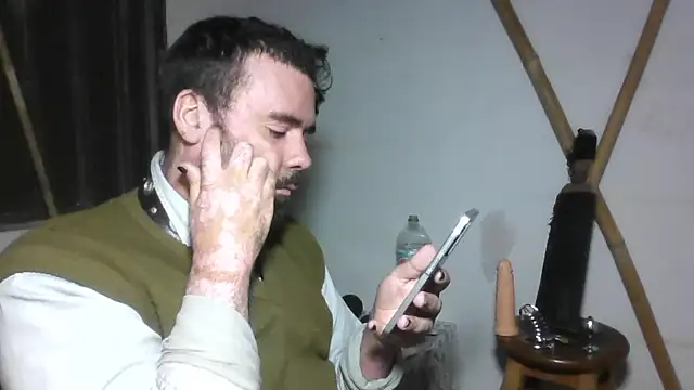 Smoker_lounge Show in webcam