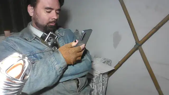 Smoker_lounge webcam show