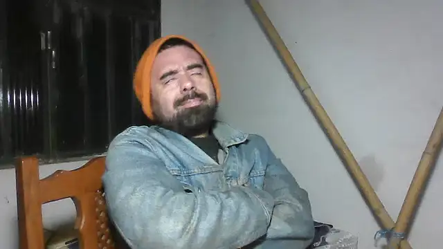 Smoker_lounge Show in webcam