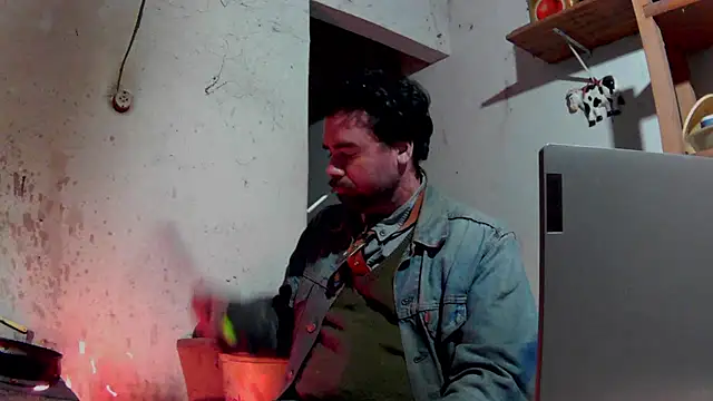 Smoker_lounge Show in webcam