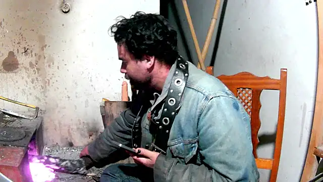 Smoker_lounge: διαδικτυακό σόου στην κάμερα