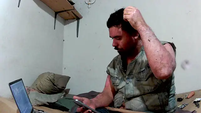 Smoker_lounge webcam show