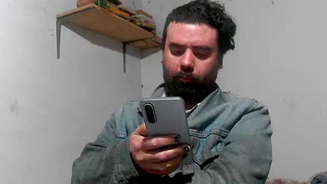 Smoker_lounge Adlı Modelin Web Kamerası Şovu