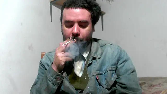 Smoker_lounge Adlı Modelin Web Kamerası Şovu