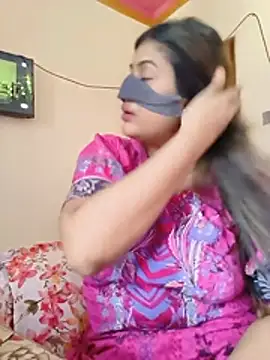 Joya-202 Show in webcam