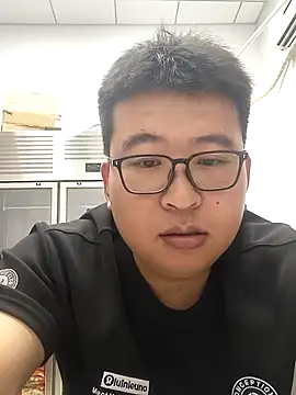 Qiqimowang 在線直播表演
