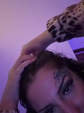 JeyJeyDiamond666 XXX чат на живо