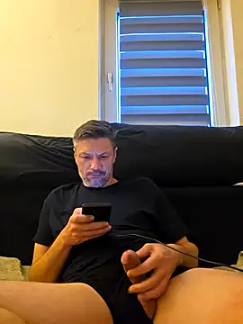 tomek84 webcam show