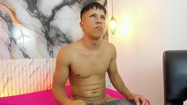 Show modela Alex_Morris na web-kameri