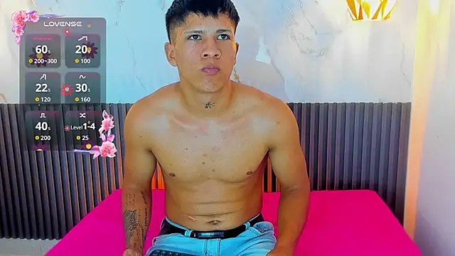 Alex_Morris Show in webcam