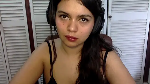הופעת וובקאם של ValentinaCarnohan