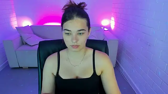 Chat +18 de KristinaFairfax ao vivo