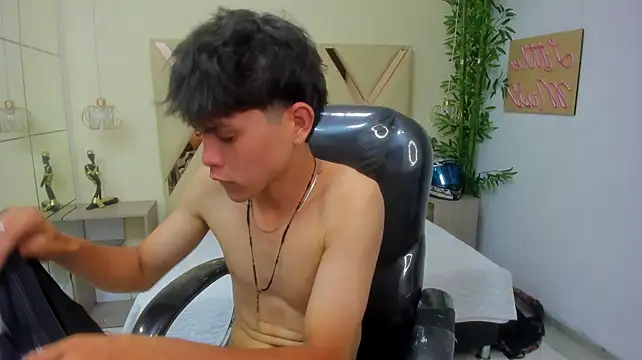 Eliot_rizzo webcam show