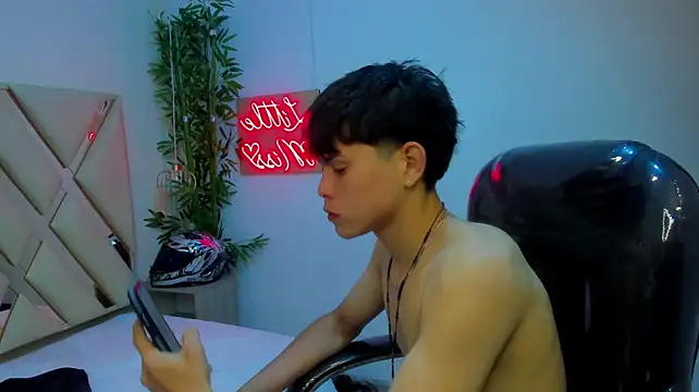 Eliot_rizzo webkamerás műsora
