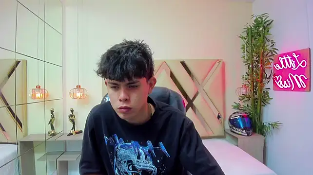 Eliot_rizzo ওয়েবক্যাম শো