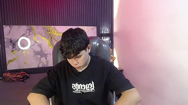 Eliot_rizzo Show in webcam