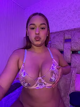 britney_21 Adlı Modelin Web Kamerası Şovu