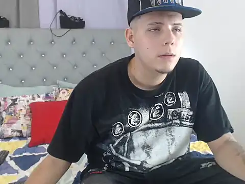 AnthoonyReyes Шоу с уебкамера