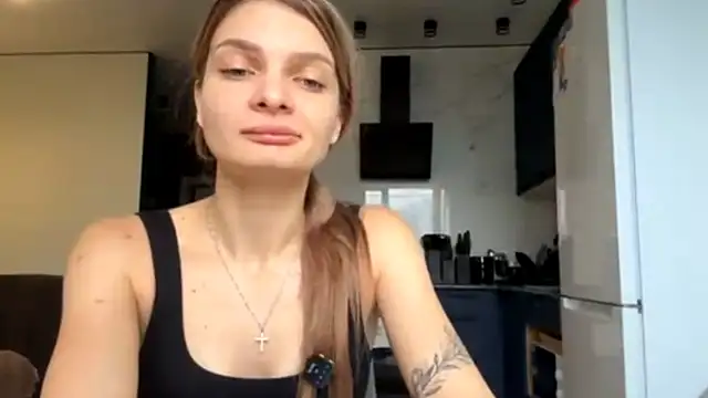 Sala de chat ao vivo de TomikoGiroux