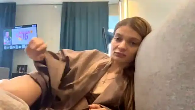 TomikoGiroux Pertunjukan Webcam