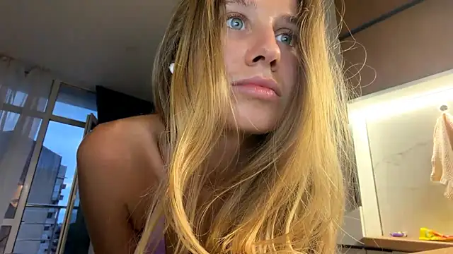 AnyaAfterDark's Live XXX Chat