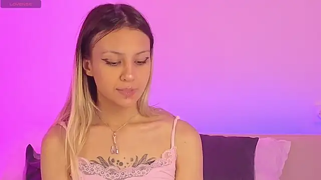 Show modela BabyVenom na web-kameri