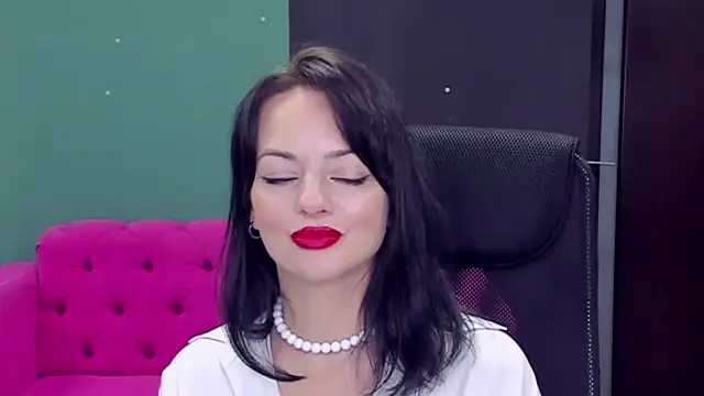 BellaRowan Adlı Modelin Canlı XXX Sohbeti
