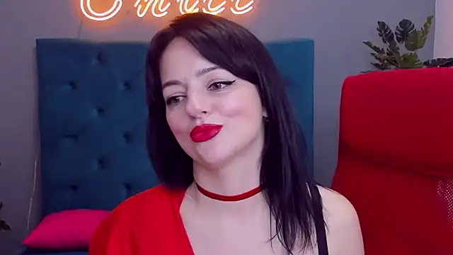 BellaRowan XXX чат на живо