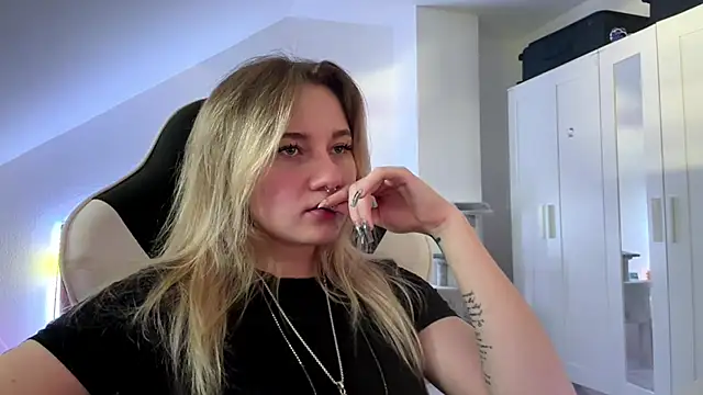 tutsiecutie Webcamshow