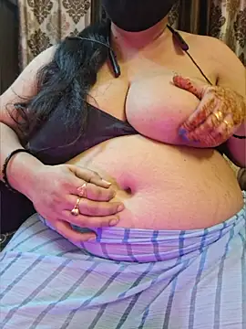 Saanvi-8 Chat XXX in diretta