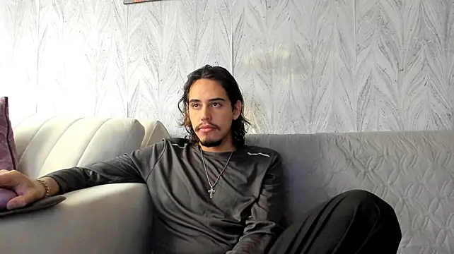 Show modela Edward_51 na web-kameri