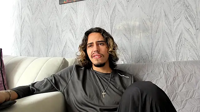 Show modela Edward_51 na web-kameri