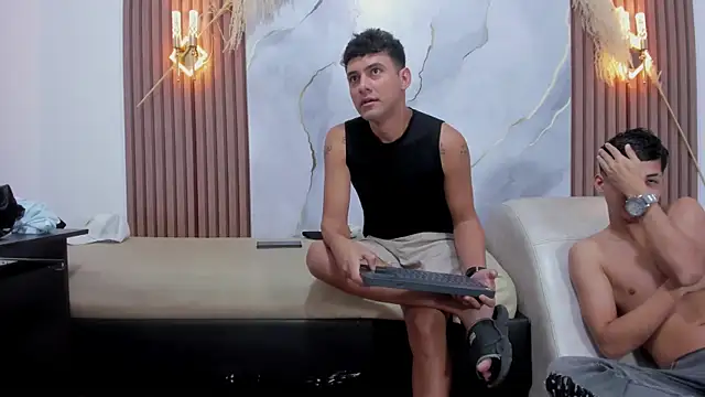 Вебкам-шоу hotguyvictor