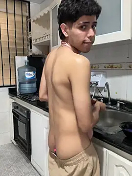 Lucas_West_のウェブカメラショー