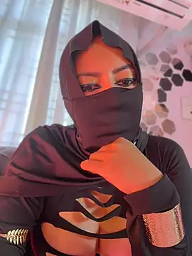 Czat XXX na żywo – Qamar_Khalifa