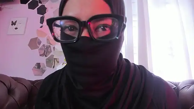 Qamar_Khalifa's Webcam Show