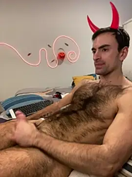 Pokazy przed kamerką – HairyDream